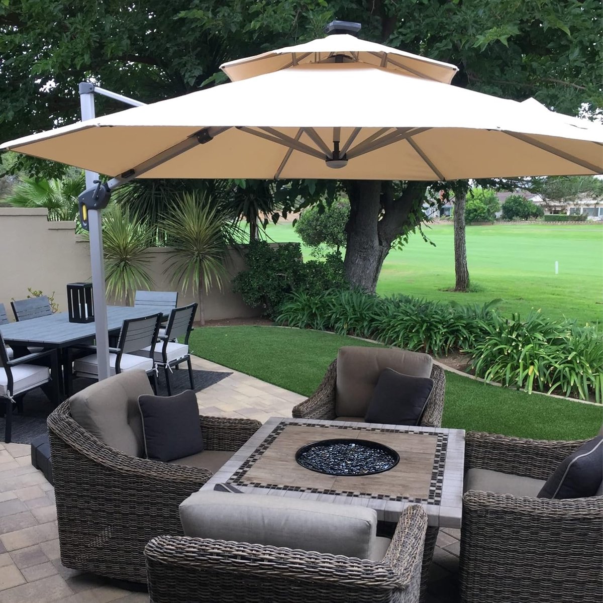 Zweefparasol LED Solar Tuinparasol Ø 330 cm - Premium 360° Draaibaar, UV50+ Bescherming, Dubbel Dak Windbestendig, Zwengelmechanisme, Aluminium/Stalen Frame, Beige - Furnitureland (9503823841399)