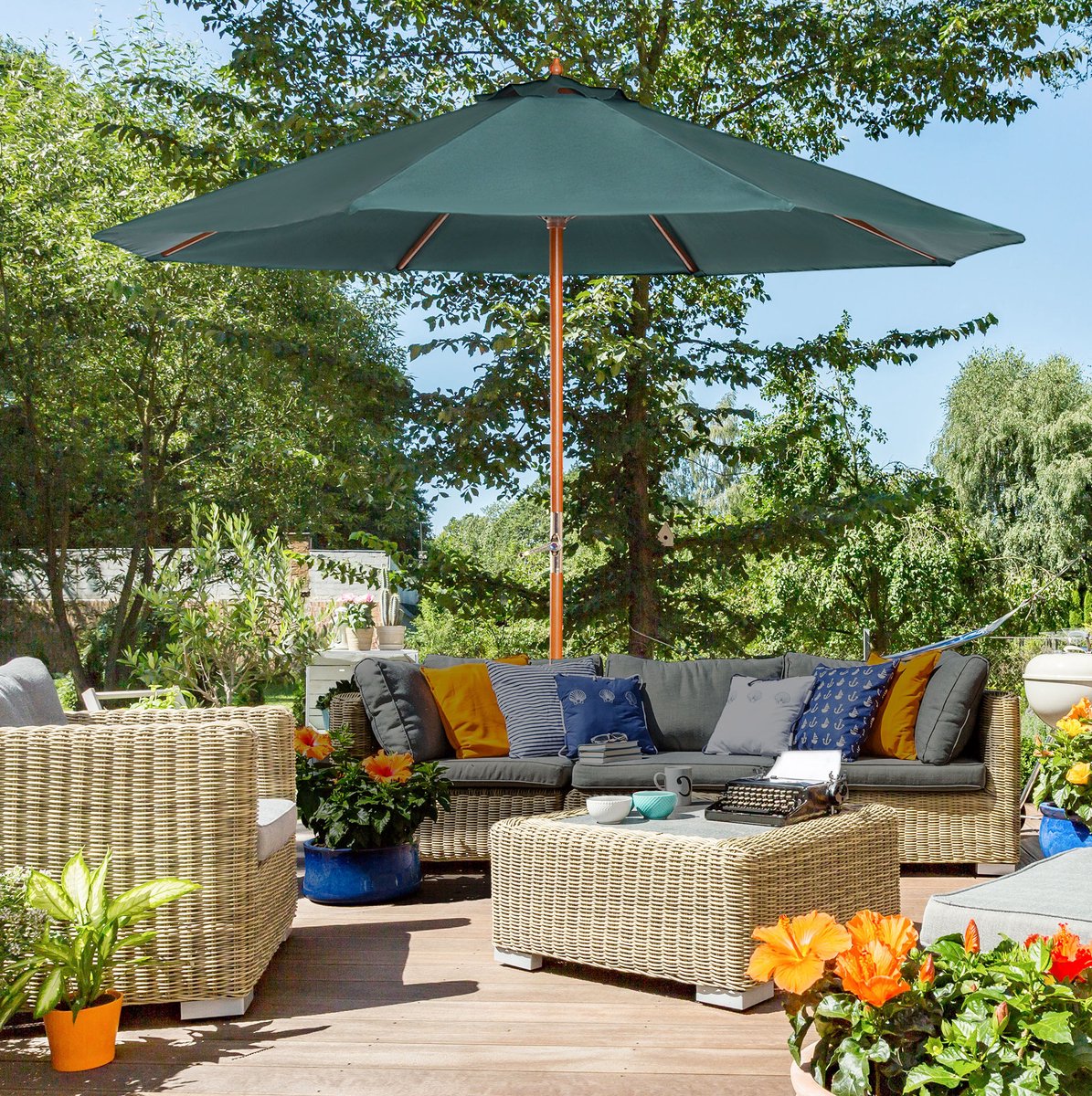 REDOM - Parasol - Stokparasol - Handkurbel - Waterafstotend en UV-bestendig - Voor tuin, terras en strand - Hout - Donkergroen - 270 x 250 cm (4070866129128)